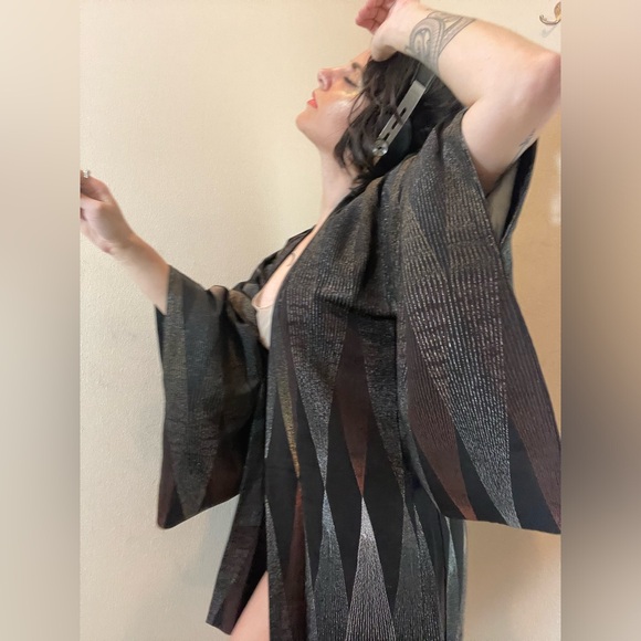 Shimmering wavelengths metallic light frequencies Haori Kimono over coat jacket - Picture 2 of 16